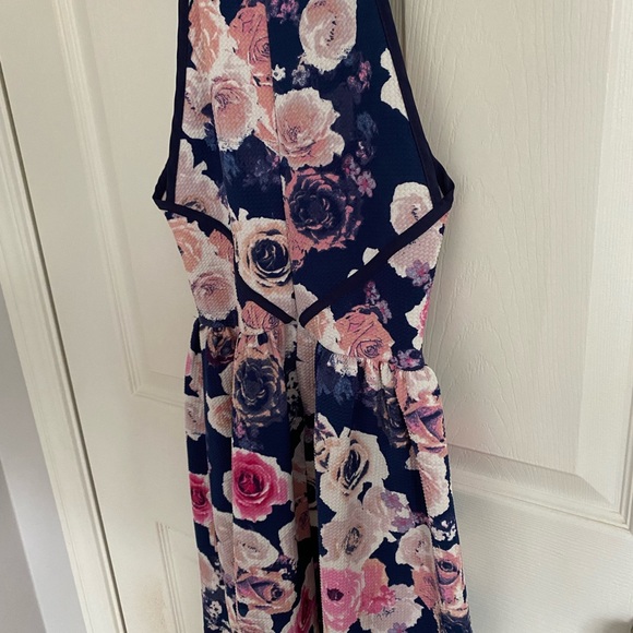 Design lab flower dress- size small - Picture 3 of 3